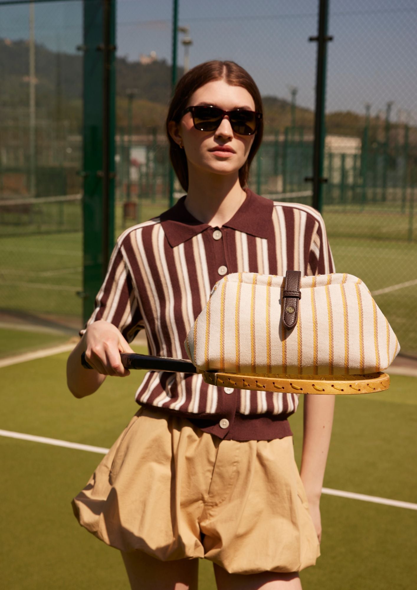 Benat Clutch Beige Handbag