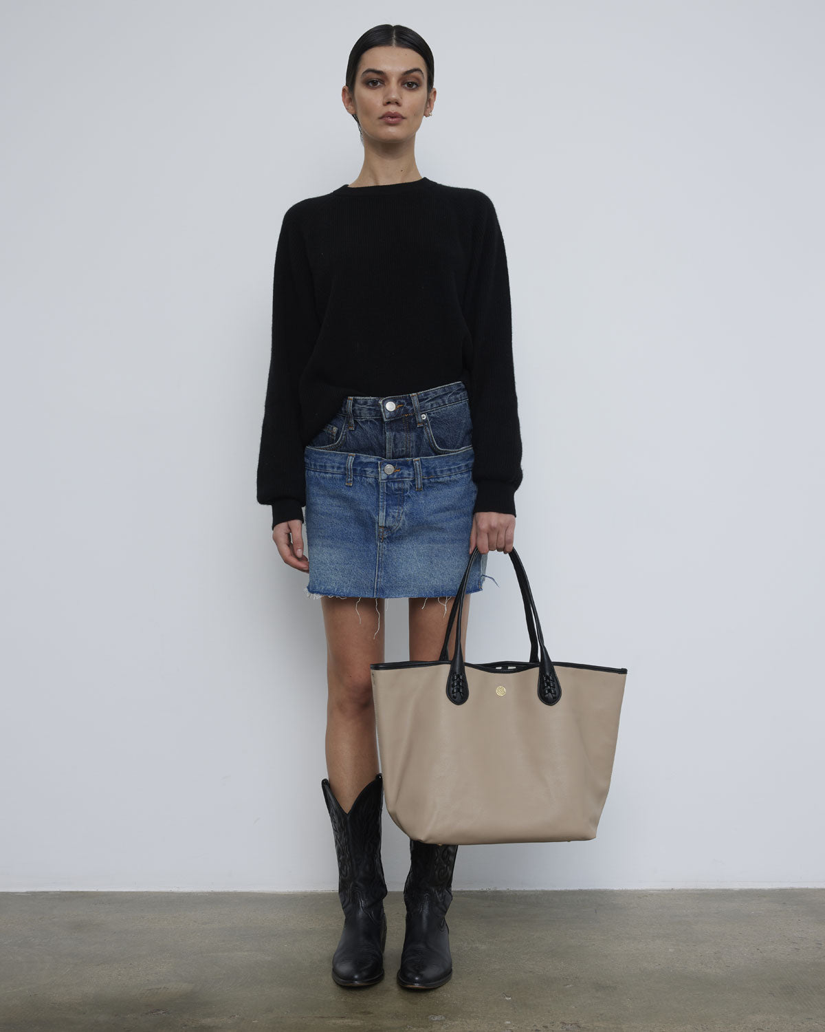 Girl with beige bag shopping made from recycled plastic