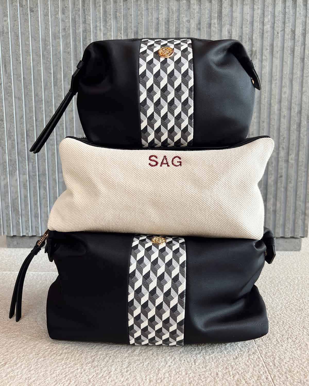 Small Toilet Bag Born Lite BW Black
