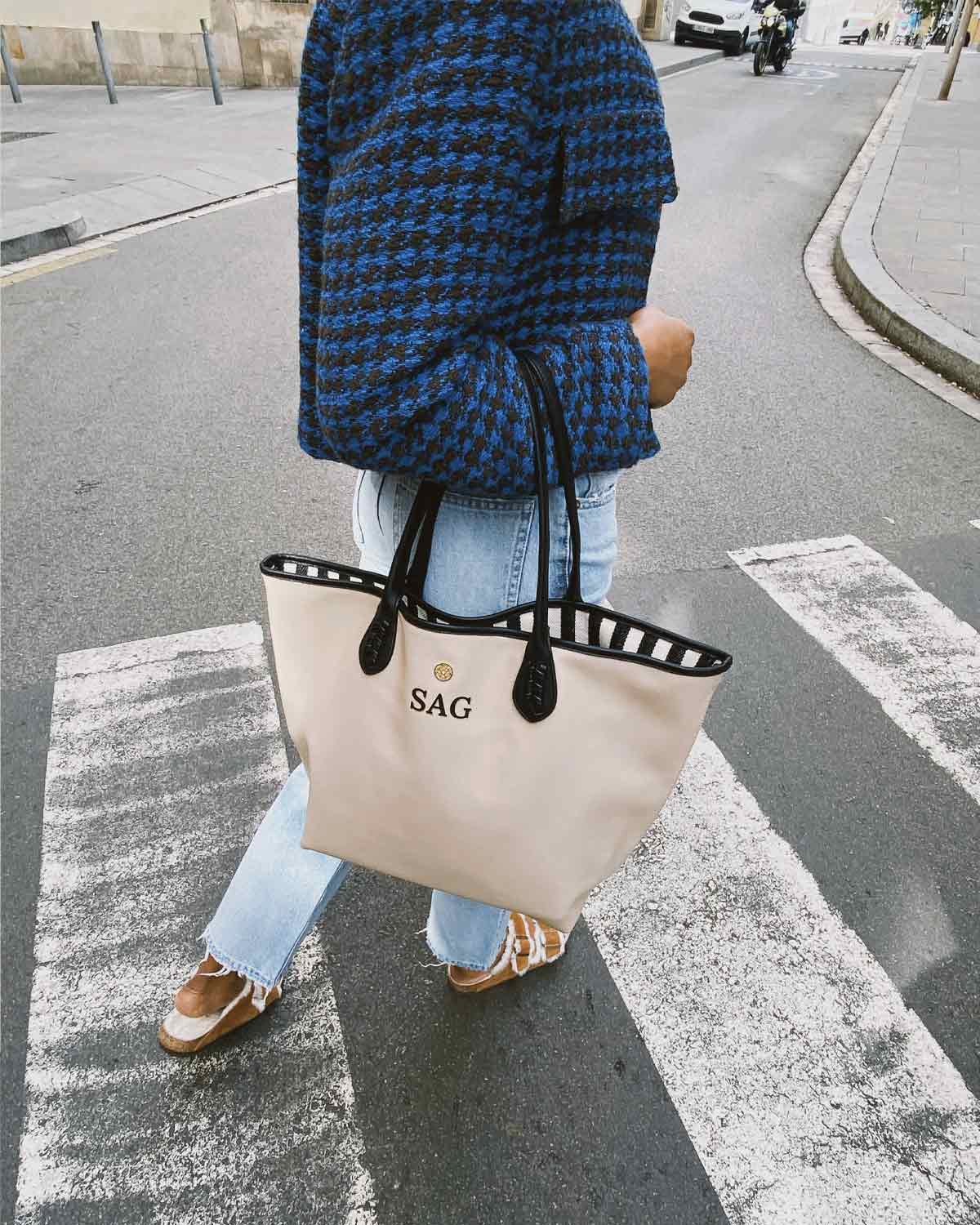 Beige bag shopping with printed initials